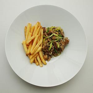 Свинина/курица в сливочном соусе с картофелем Фри Свинина/курица в сливочном соусе с картофелем Фри